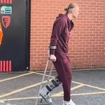 哈兰德伤情更新,曼城球星拄着拐杖离开球场-体育比分-体彩策略-体育博彩网