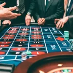 线上棋牌中的“诈唬技巧”-体育比分-体彩策略-体育博彩网
